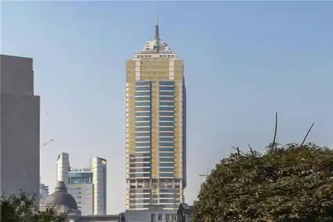 仲益大厦146全新装修 - 奢饰装修 - 配备轻奢办公家具 - 打造高品质办公环境