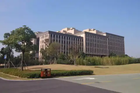 紧邻虹桥机场 - 临空经济区研发楼650 - 层高5.5米可环评