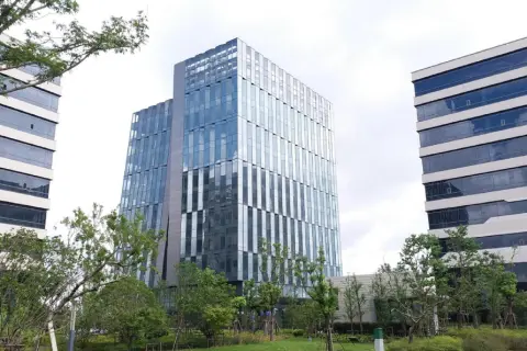 漕河泾底楼717层高5.5米 - 适合办公 - 展示 - 研发等