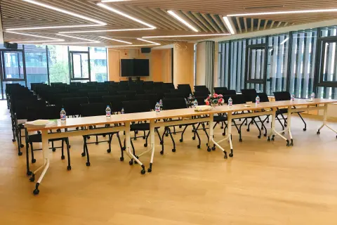 104研发用地 - 园区是浦江多年研发园区 - 配套丰富 - 可环评