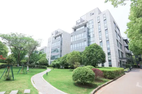 张江高科稀缺研发楼 - 104地块 - 可独立上下水 - 295平 - 绿树环荫