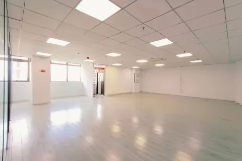 张江中区13号线地铁口 - 78精装修办公室出租