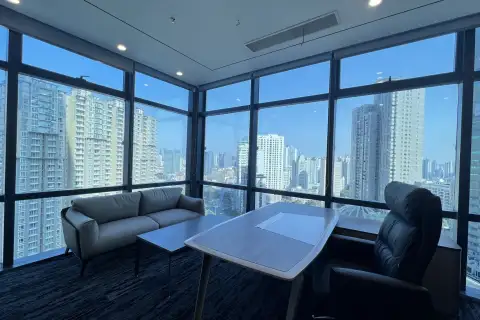 长宁龙之梦 - 300平带家具办公室 - 4隔断28工位