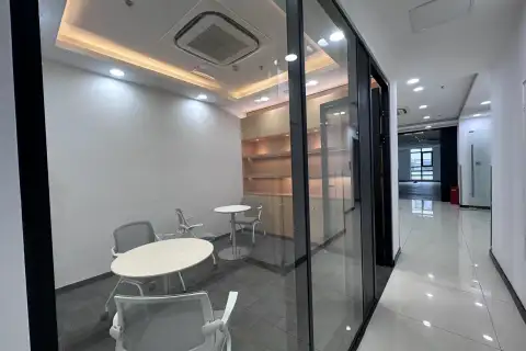 金桥1000平 - 带装修办公室 - 环境优美 - 办公舒适 - 价格实惠