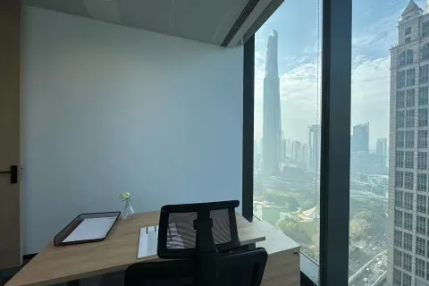 陆家嘴时代金融中心149平方米精装办公室可看江景