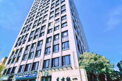 东方纯一大厦318平精装办公室特价4.3元出租