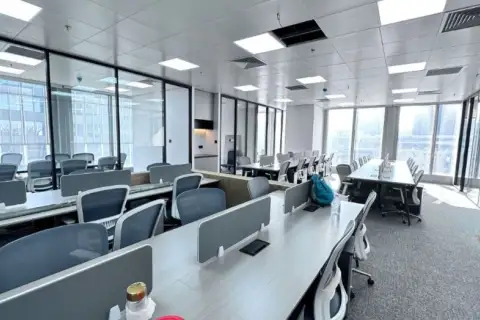 长风大厦 - 时尚高端写字楼 - 480平精装带家具 - 拎包入住