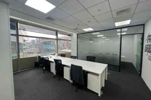 虹桥枢纽核心区 - 机场火车站直通 - 260平精装办公室