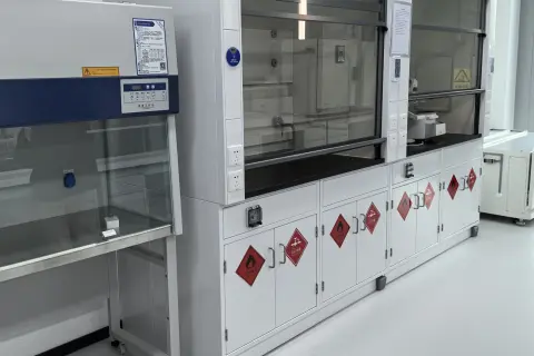 徐汇漕河泾精装理化实验室!租金2元 - 150平起租带实验台