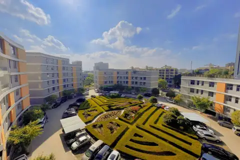 沪南路旁近18号线地铁口95平精装办公室出租