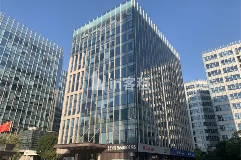 堡尼中心