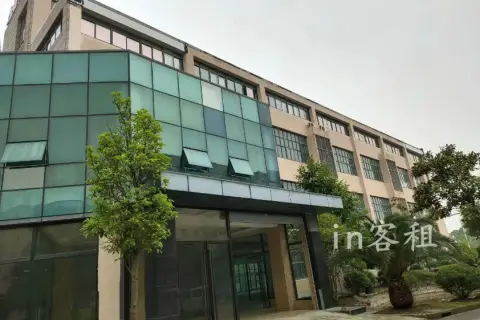 南汇独栋三层4460平厂房仓库出租，可办公注册，面积自由分割业态不限