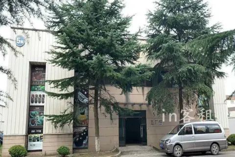 茸北独栋单层2000平厂房仓库，层高7米，羽毛球馆首选，配套完善