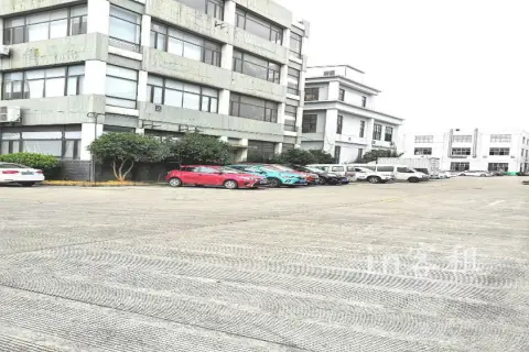 洞泾4000平厂房仓库出租，面积可分割，104地块